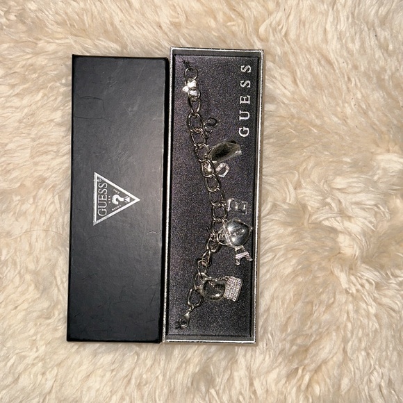 Guess Jewelry - ⭐️ 10$ on 5+ bundles! Adorable guess charm bracelet